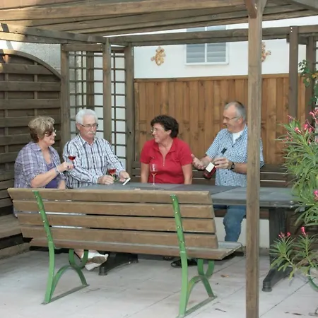 Weingut***pension Guenther Scholtes Guest house Leiwen